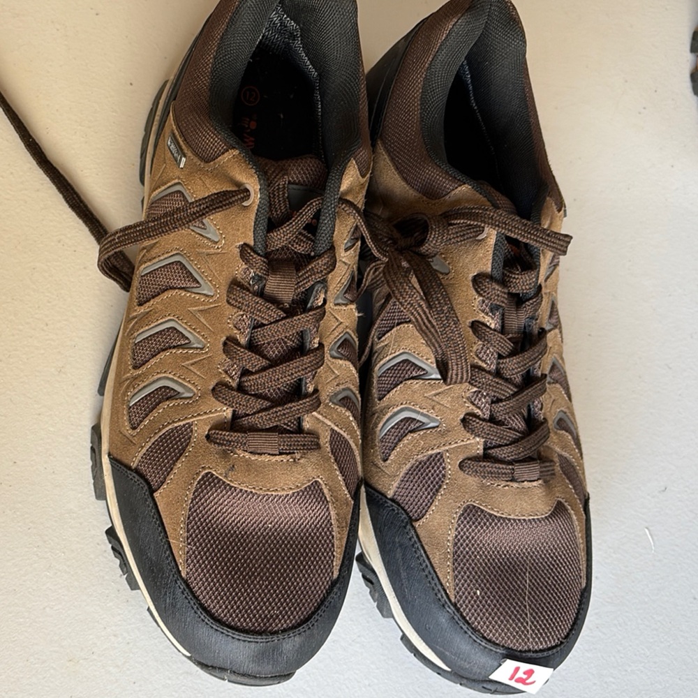 BearPaw Men's Brown and Black Athletic Sneakers